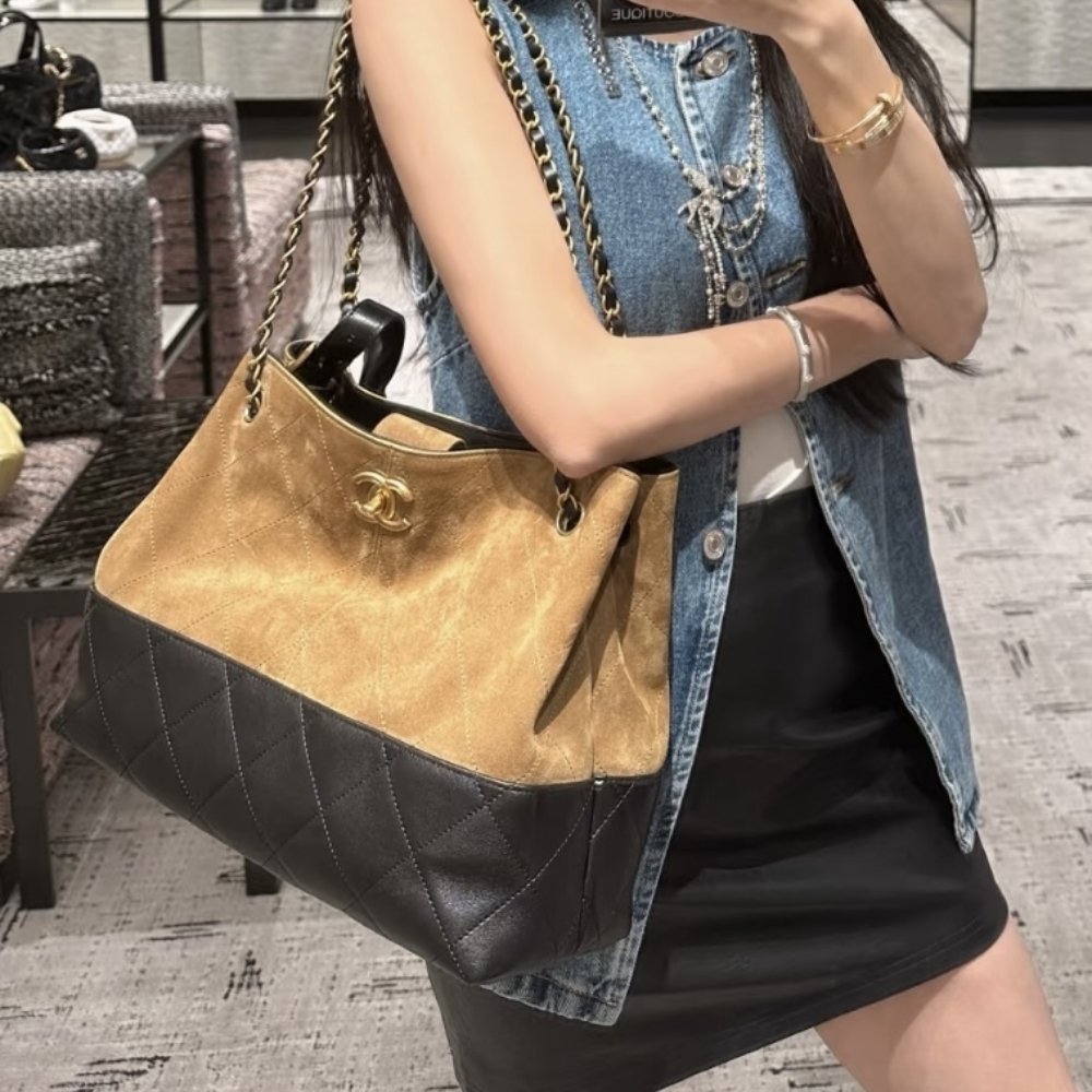 [S*per Vip 1:1] Ch**el Shopping Bag Gold Tone Metal Beige And Black 36Cm AS5657 B20827 U1536