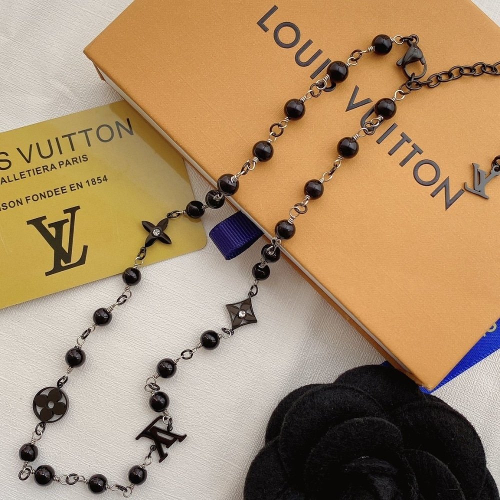 L0vis Vvtt0n Lv Pearls Necklace Black M02445