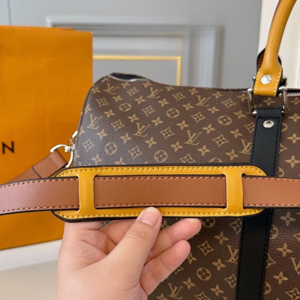 L0vis Vvtt0n Keepall Bandouliere 50 Brown 50Cm M56855