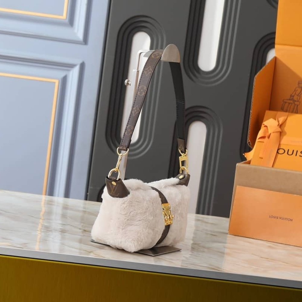 L0vis Vvtt0n Pochette Mia Creme 22Cm M26245