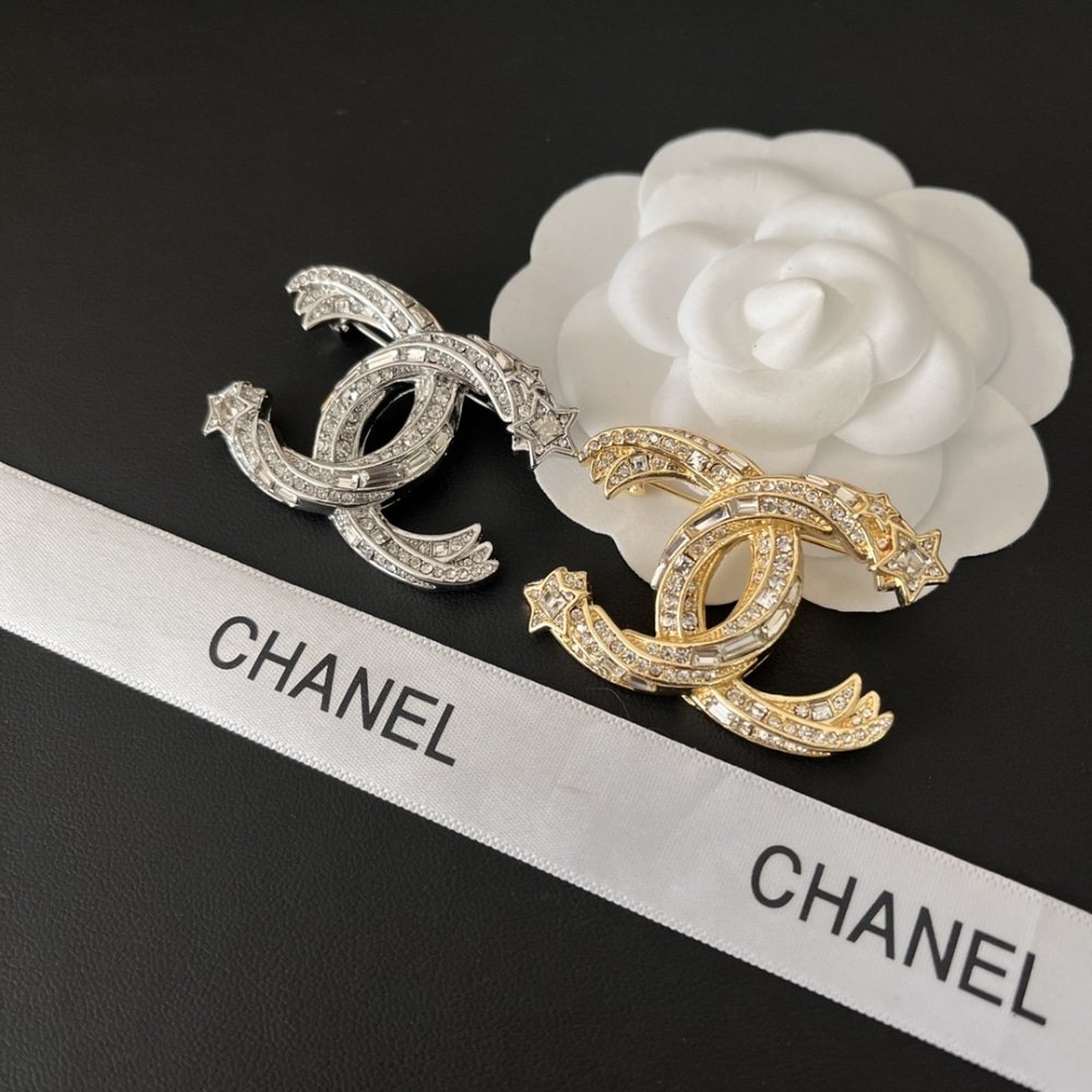 Ch**el Cc Brooch Gold With Stones Attached And Two Stars