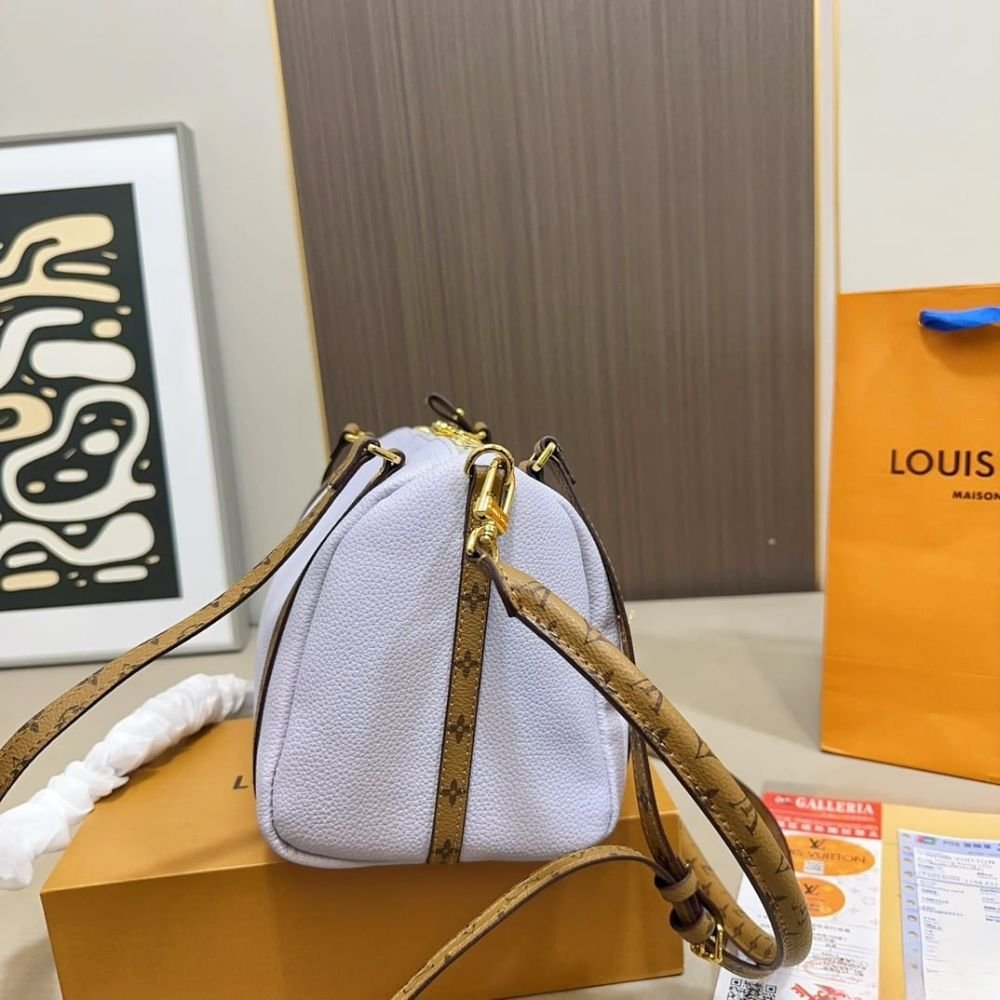 L0vis Vvtt0n Express PM Light Purple 26Cm M27275