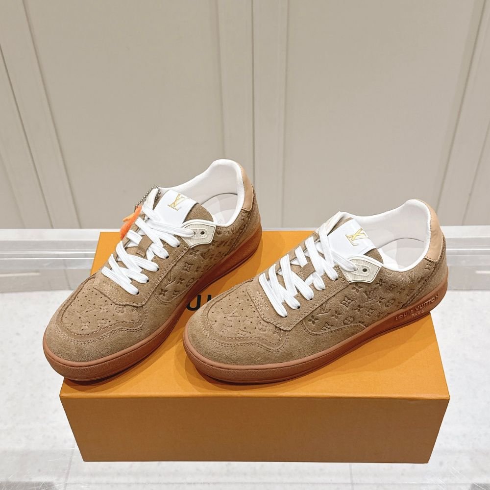 L0vis Vvtt0n LV Stadium Sneaker Beige 1AGXPU
