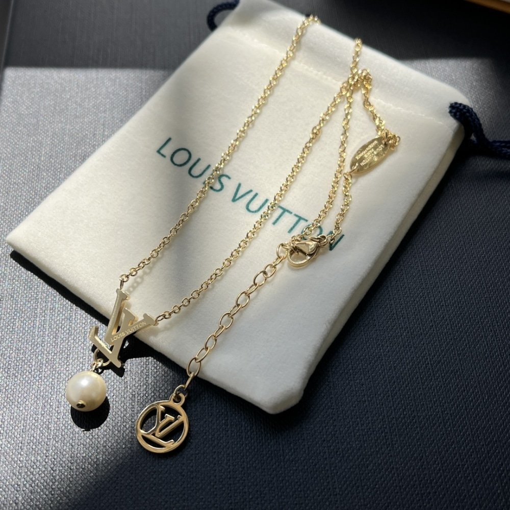 L0vis Vvtt0n Lv Iconic L0visa Necklace M01623