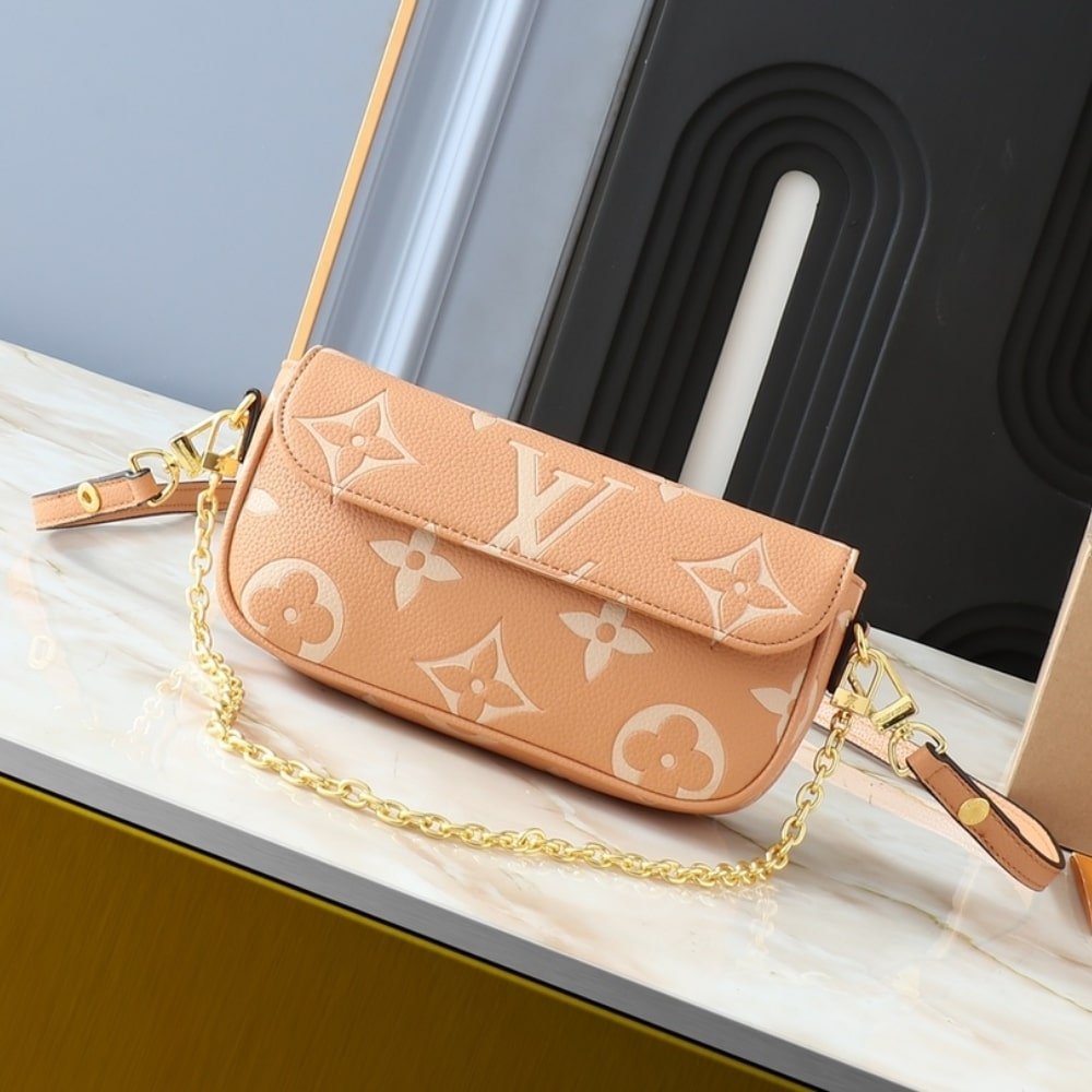 L0vis Vvtt0n Ivy Bag Monogram Empreinte Cream 23.5Cm M12758