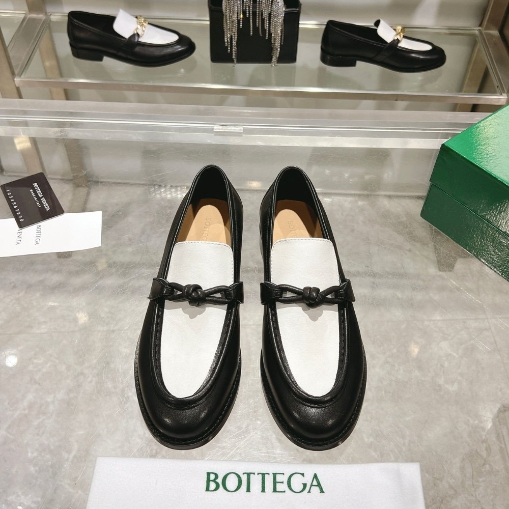 B0tt*ga Ven*ta Astaire Loafer Black And White 796696V5Dz11061