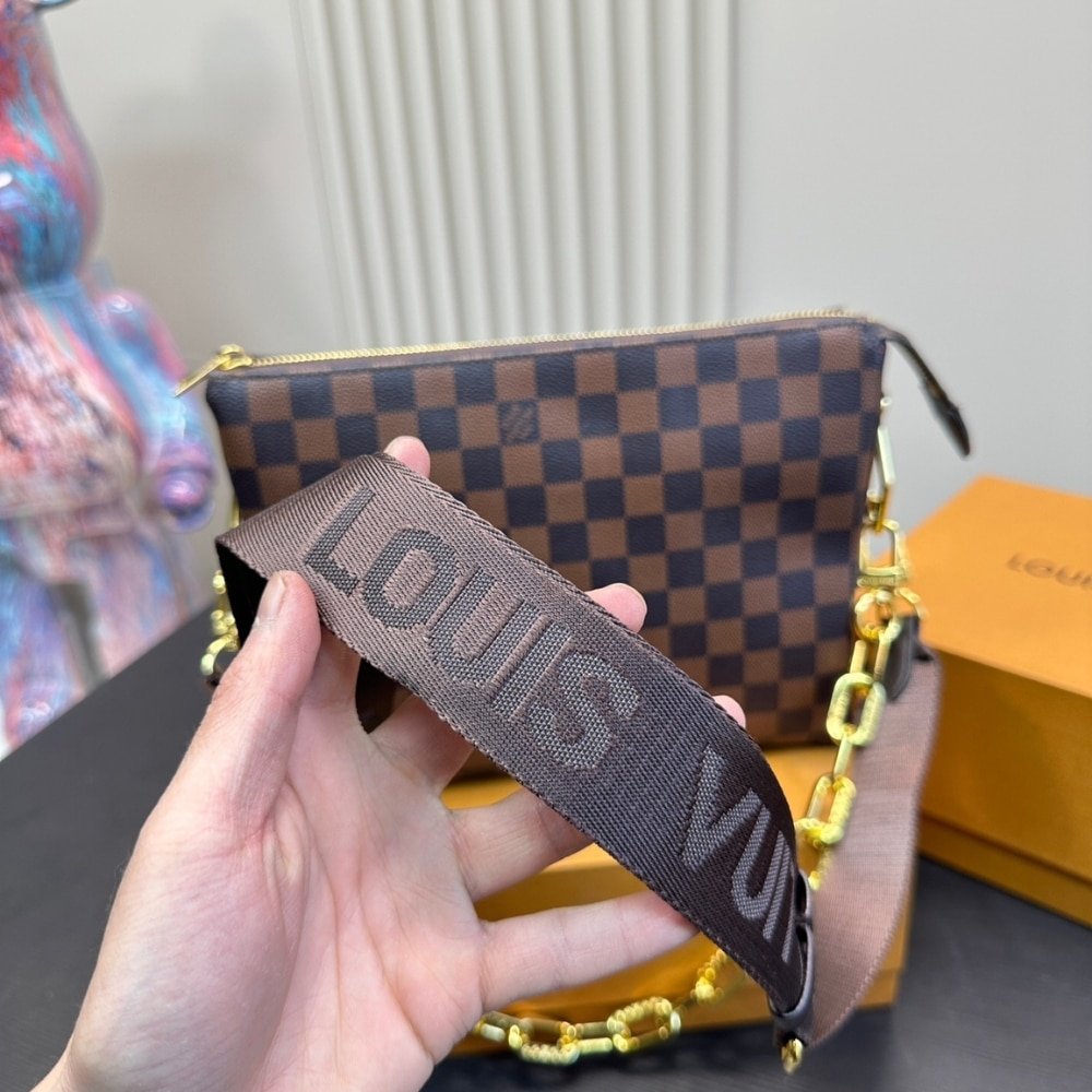 L0vis Vvtt0n Coussin PM Leather 26Cm
