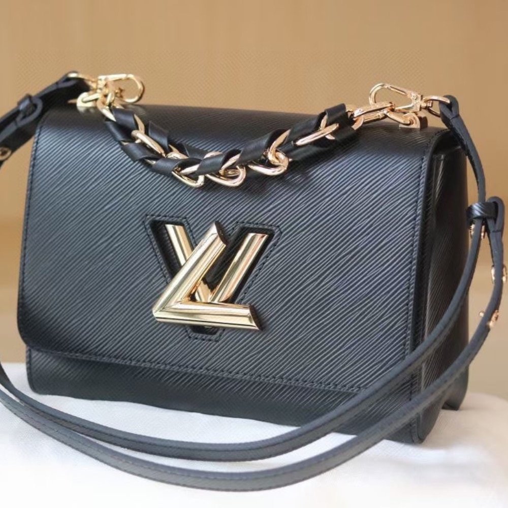 L0vis Vvtt0n Lv Twist MM Handbag Black 23Cm
