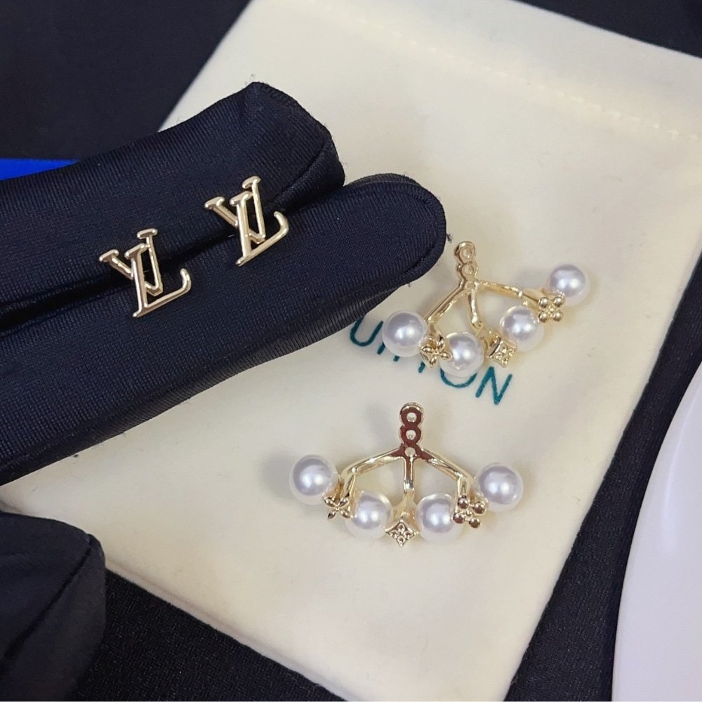 L0vis Vvtt0n Lv Minigram Pearls Earrings