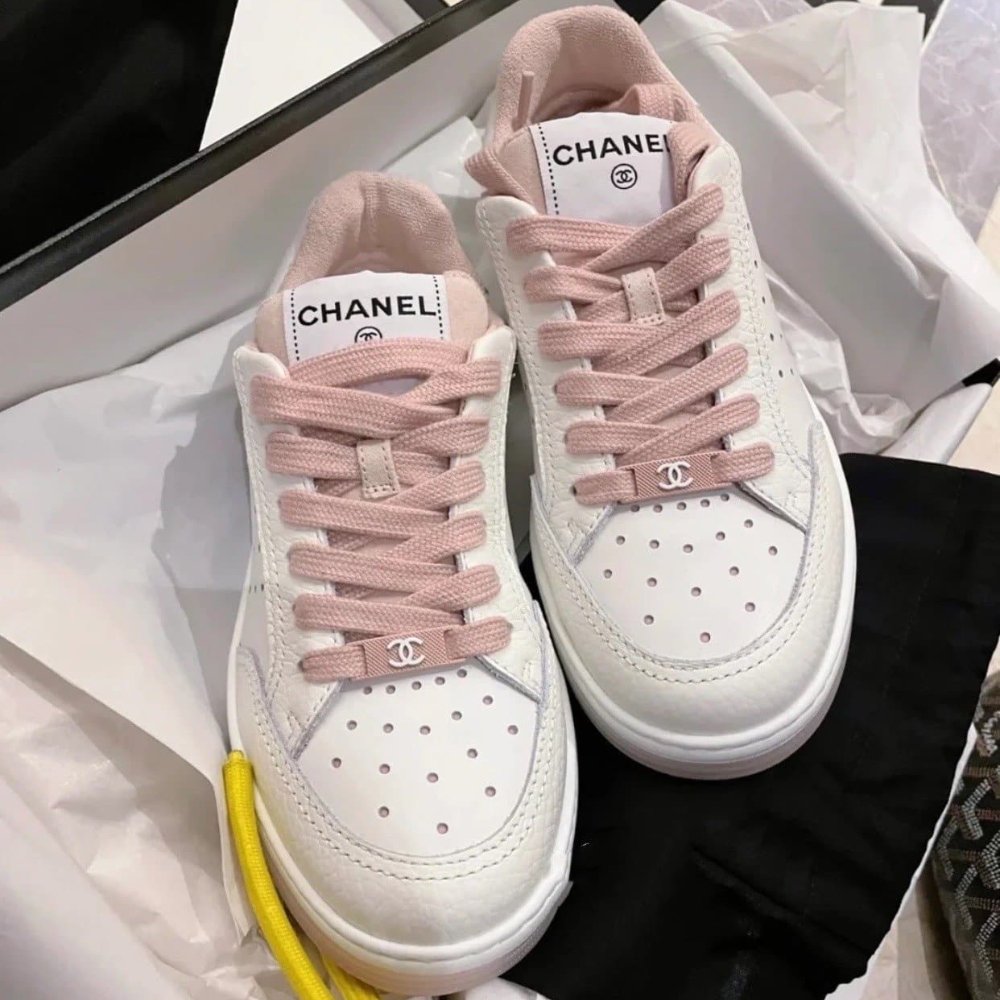 Ch**el Runner Trainer Sneakers White And Pink G35934