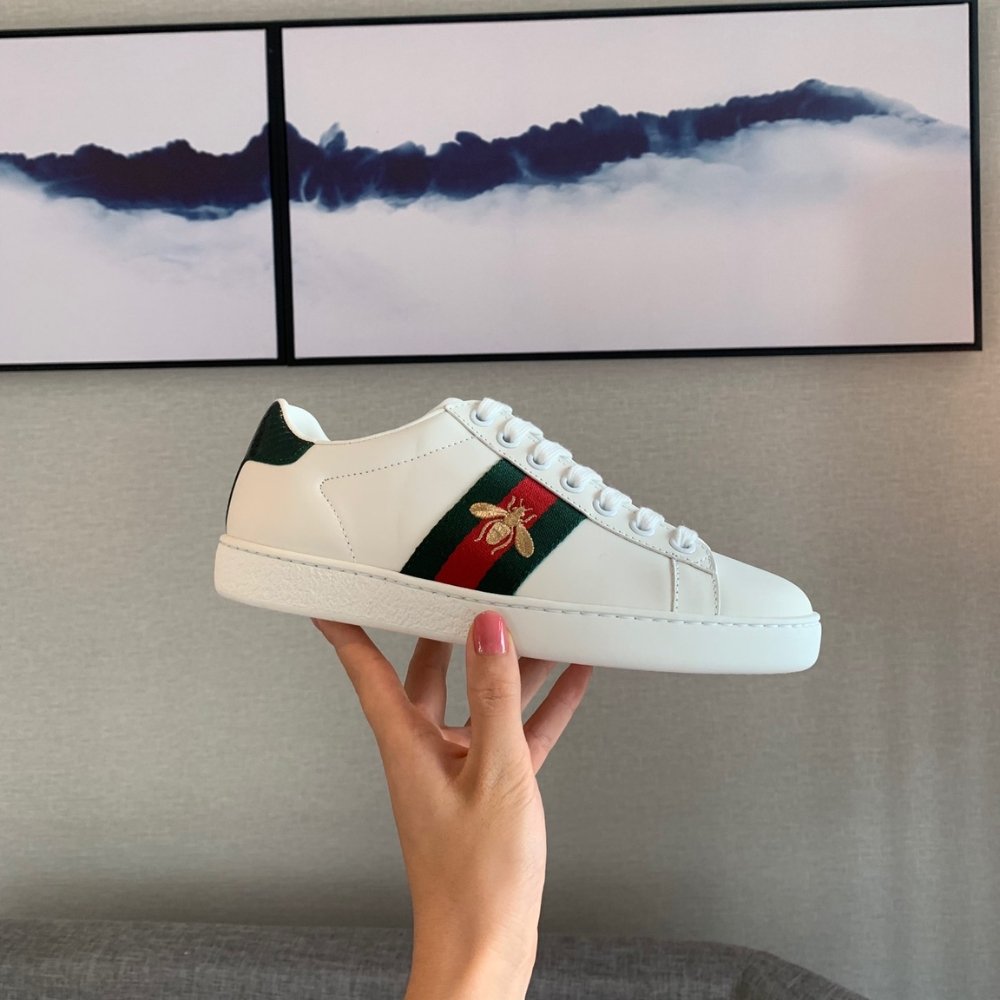 Gvc*1 Ace Embroidered Sneaker Bee White 429446 02JP0 9064