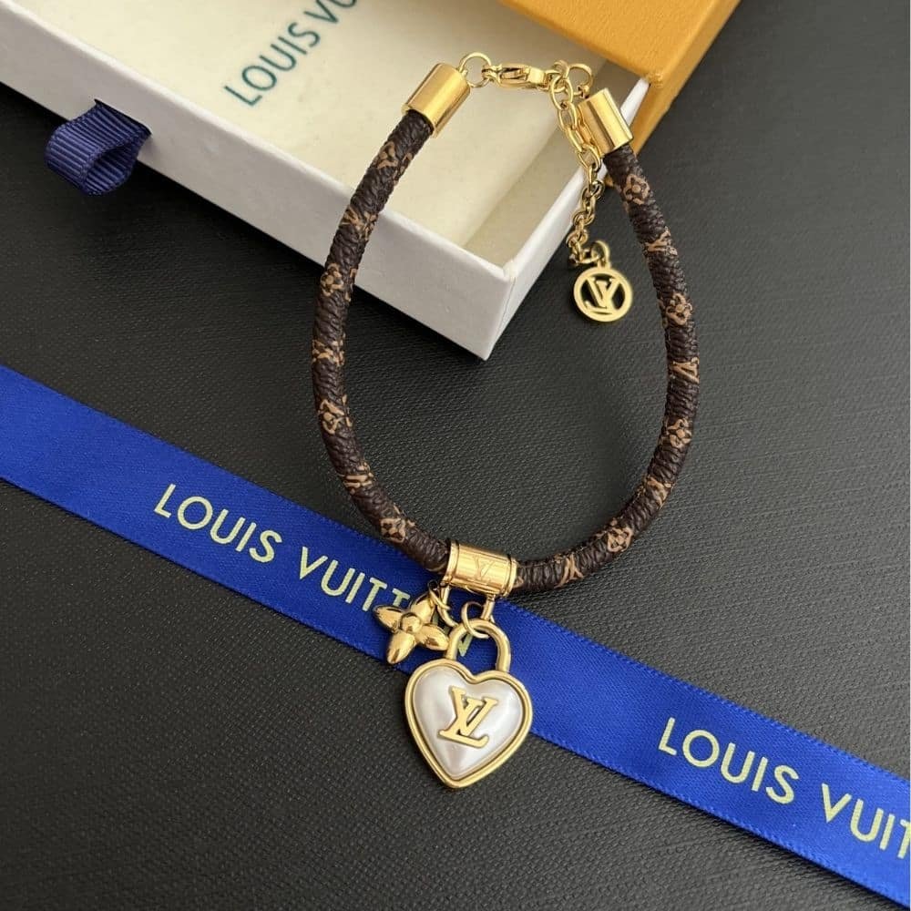 L0vis Vvtt0n Heart Padlock Bracelet M8413Z