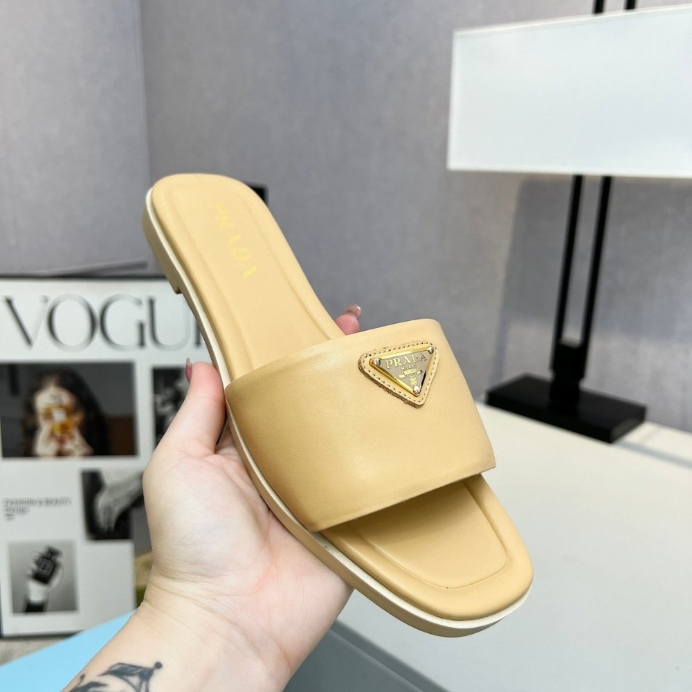 Pra*a Saffiano Patent Leather Slides Beige