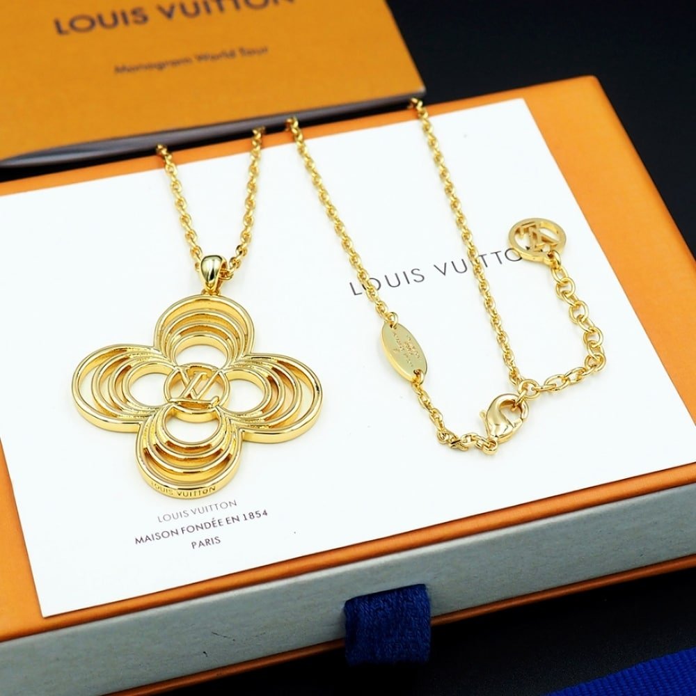 L0vis Vvtt0n Lv Breeze Pendant Gold M02805