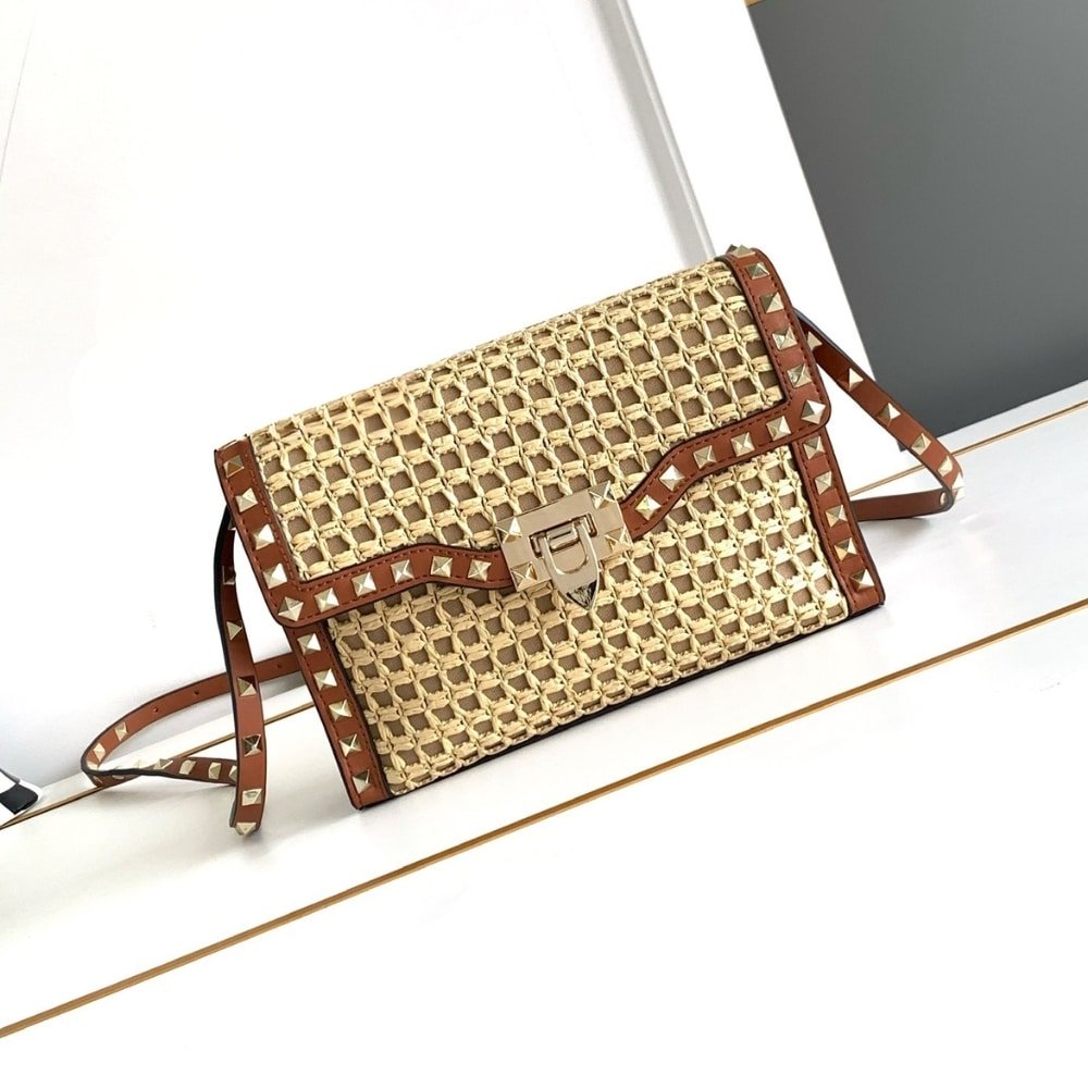 Va1e*ntin0 Garavani Rockstud Small Raffia Shoulder Bag Natural 22Cm