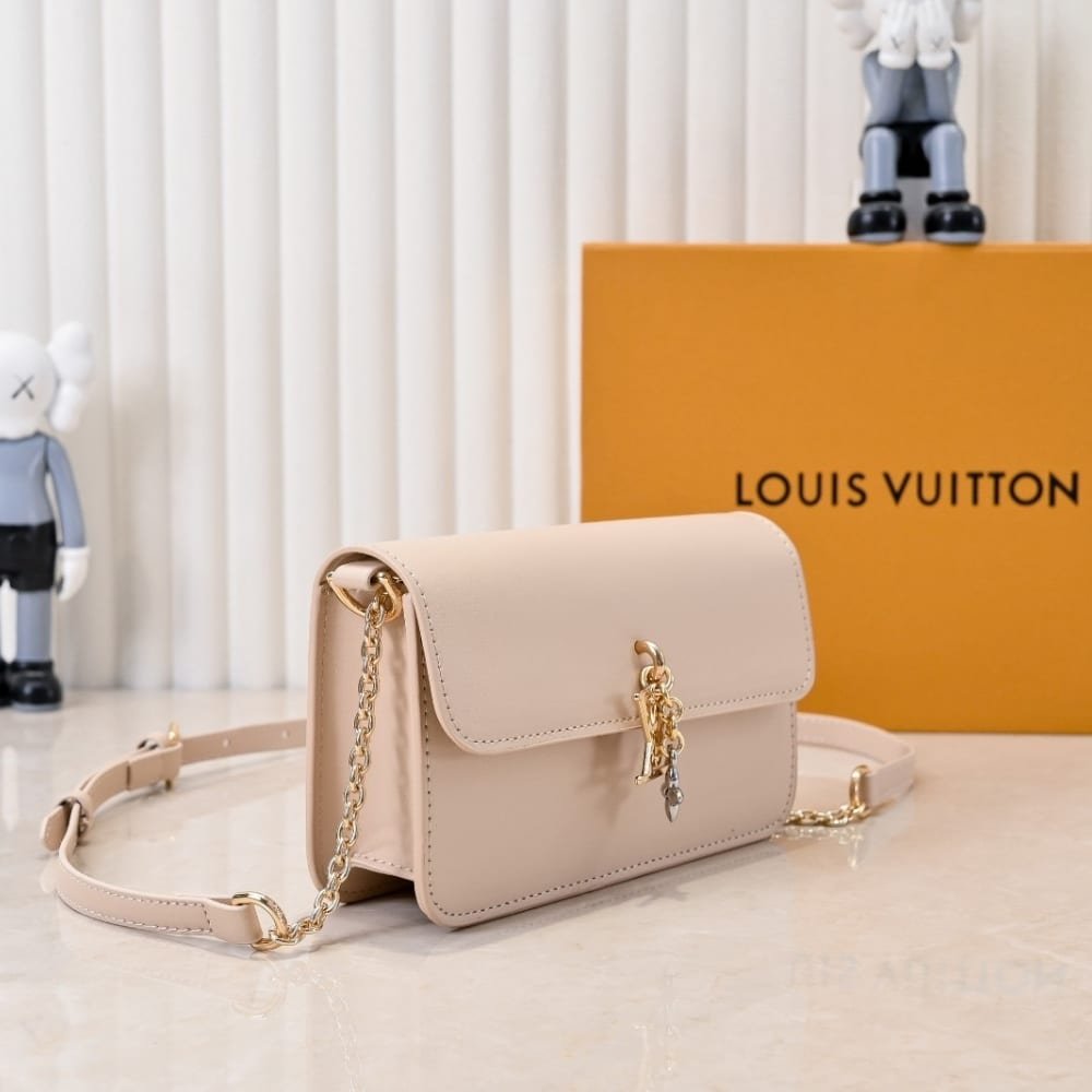 L0vis Vvtt0n Wallet On Chain Lv Bloom Sand 20Cm M14581