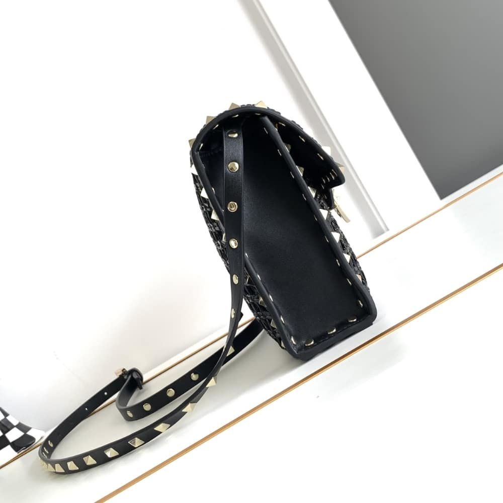 Va1e*ntin0 Garavani Rockstud Small Raffia Shoulder Bag Black 22Cm