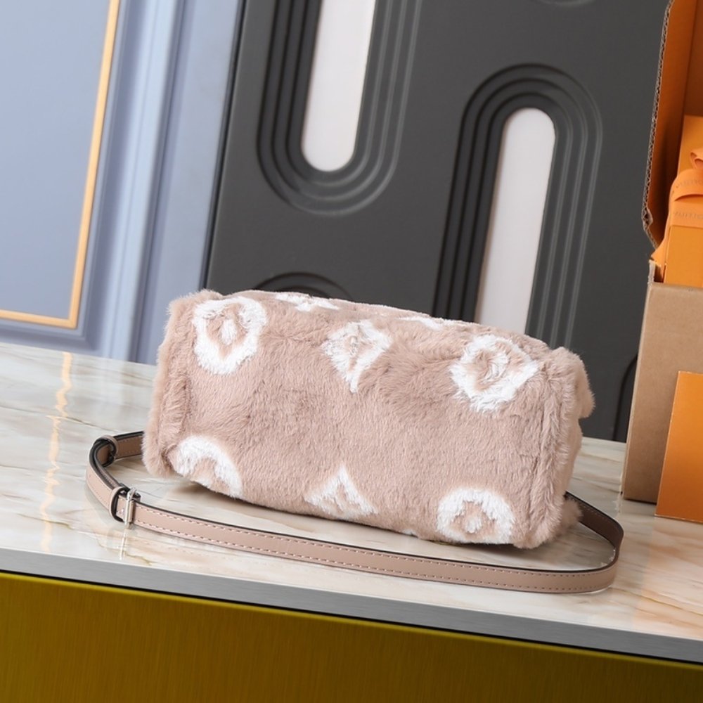 L0vis Vvtt0n Onthego PM Monogram Cashmere Beige 25Cm M15030