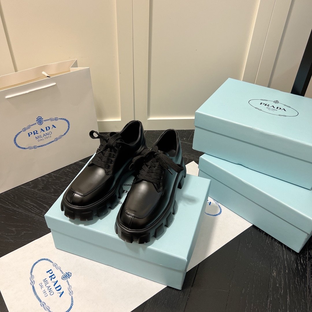 Pra*a Smooth Leather Oxford Loafers Black