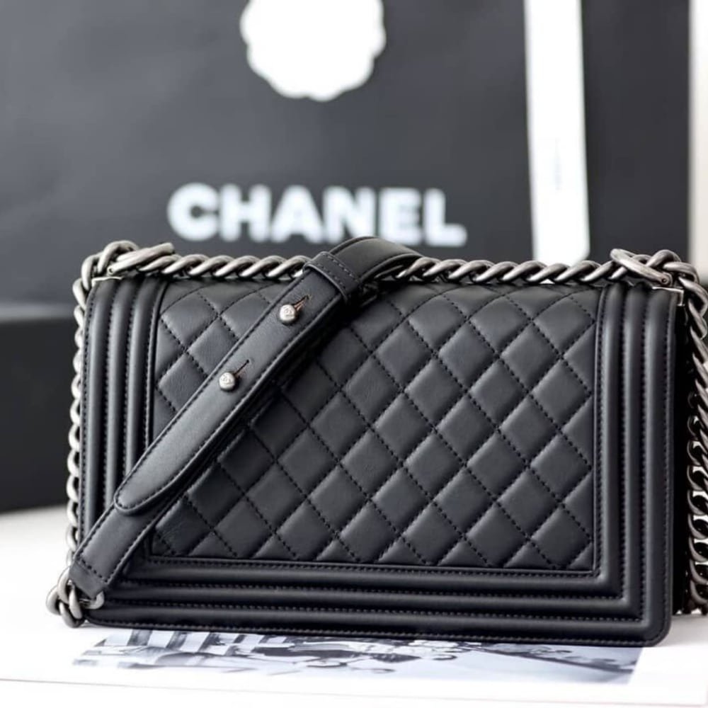 [S*per Vip 1:1] Ch**el Boy Medium Handbag Silver Hardware Black 25cm A67086 Y09953 94305