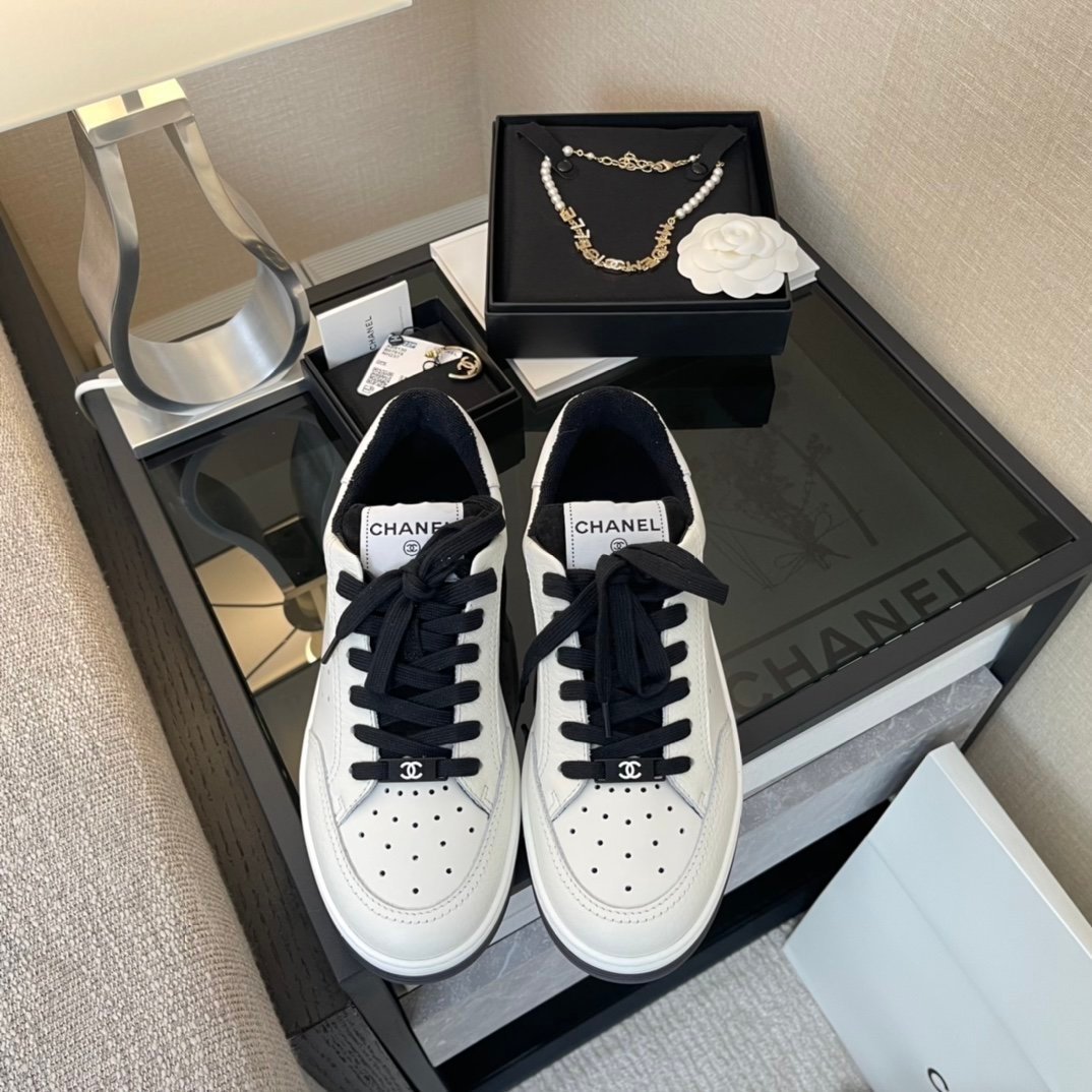 Ch**el Runner Trainer Sneakers White And Black G35934