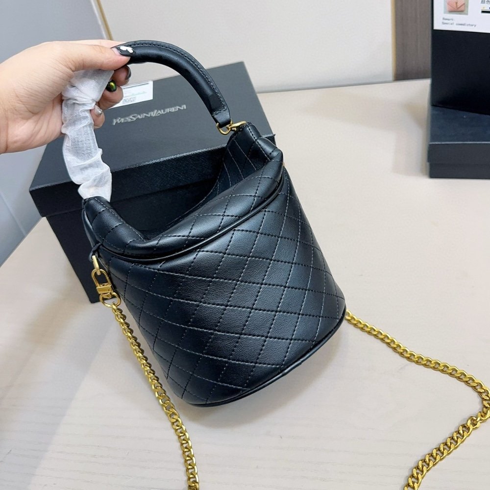 Sa1nt Lau*nt Gaby Bucket Bag In Black 18Cm 7639611El071000