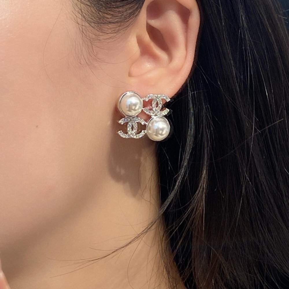 Ch**el Stud Earrings Glass Pearls Silver Abf730 B20573 U0937