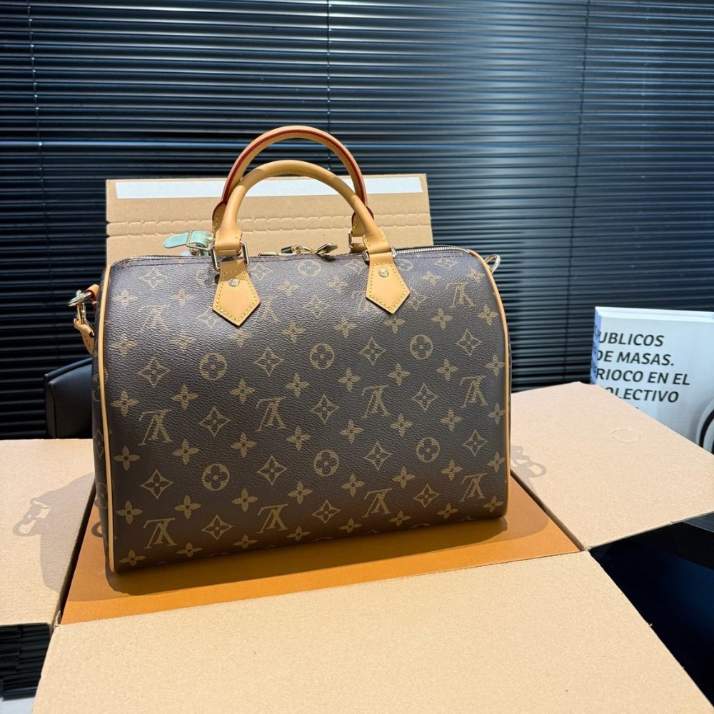 L0vis Vvtt0n Speedy Soft 30 Lucky Monogram 30Cm M15107