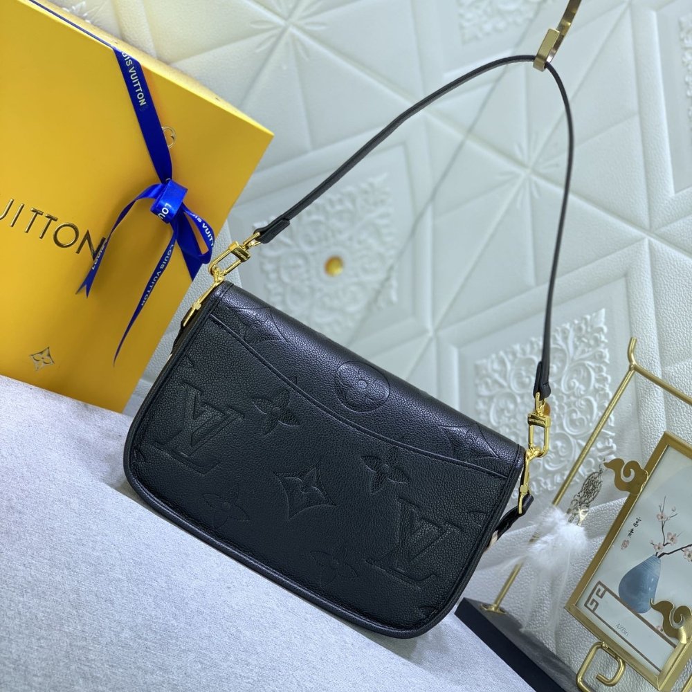L0vis Vvtt0n Diane Monogram Empreinte Black 24Cm M46386