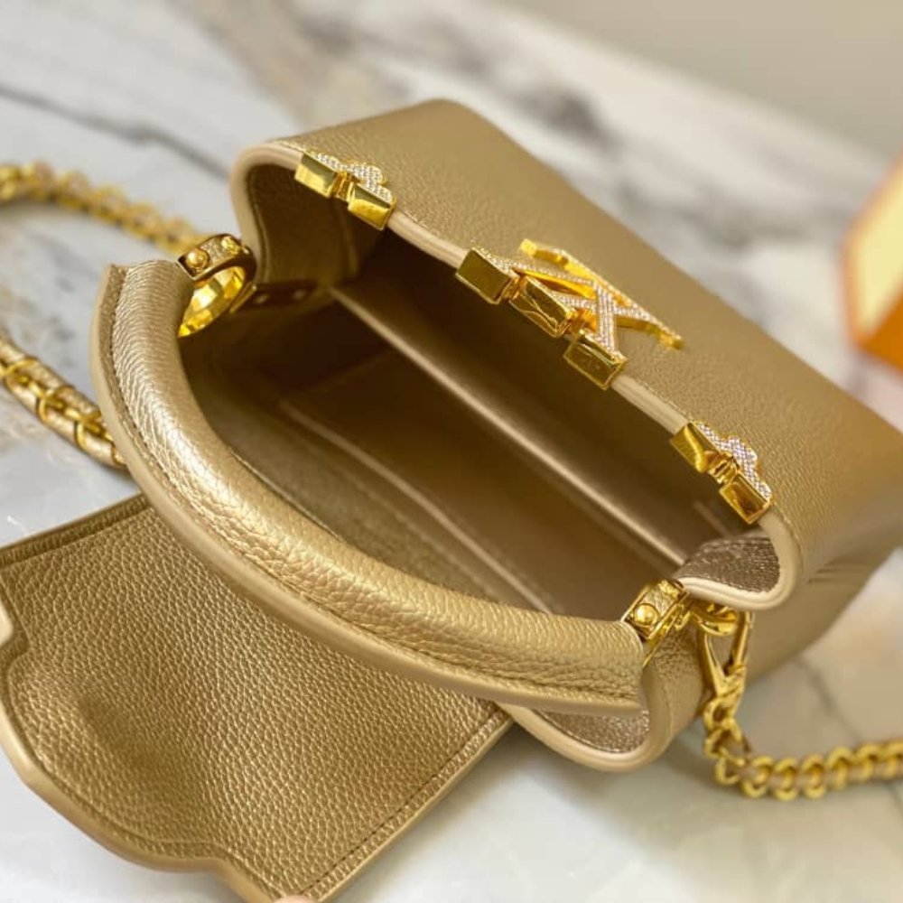 L0vis Vvtt0n Capucines Mini Gold 21Cm M24583
