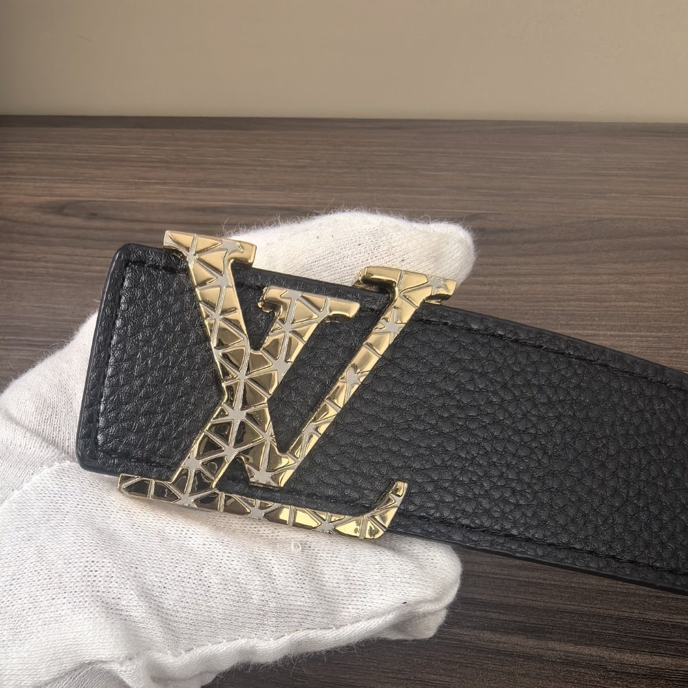 L0vis Vvtt0n Lv Initiales Belt Black 38Mm