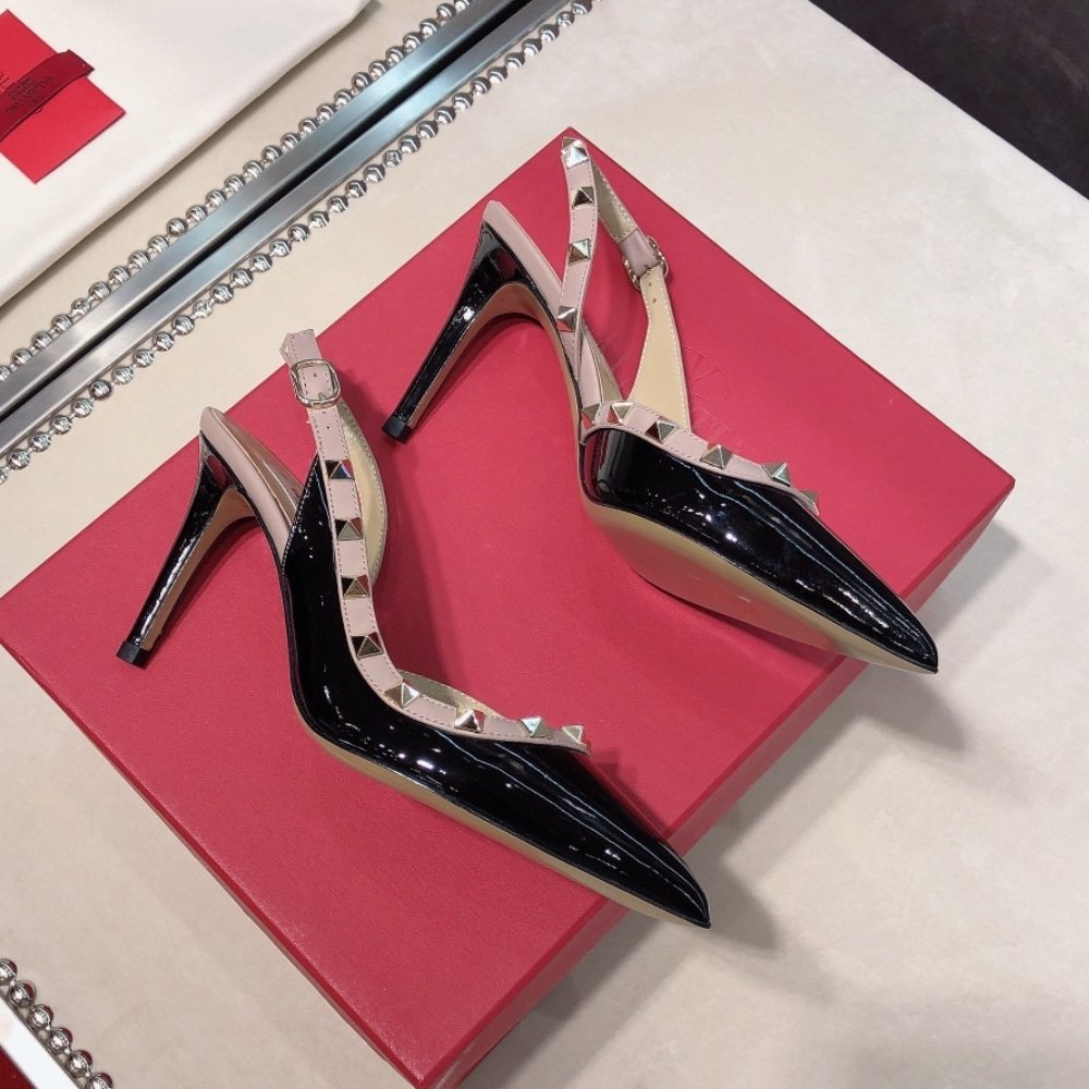 Va1e*ntin0 Garavani Rockstud Patent Leather Strap Pump Black