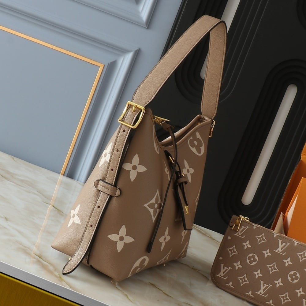 L0vis Vvtt0n Carryall PM Crème Beige 29Cm M47180