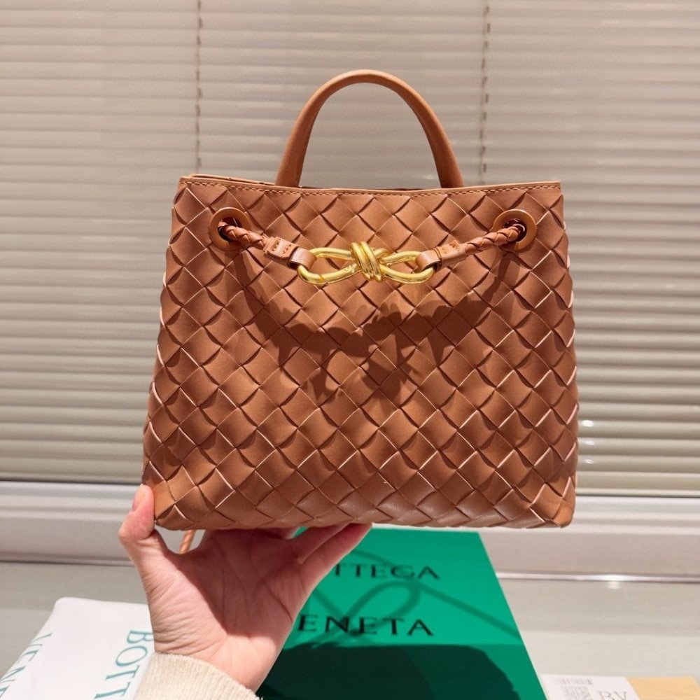 B0tt*ga Ven*ta Small Andiamo Bag In Cognac 25Cm