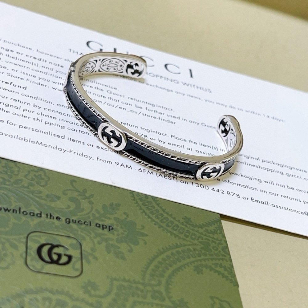 Gvc*1 Cuff Bracelet Interlocking Gg Sterling Silver Black Enamel