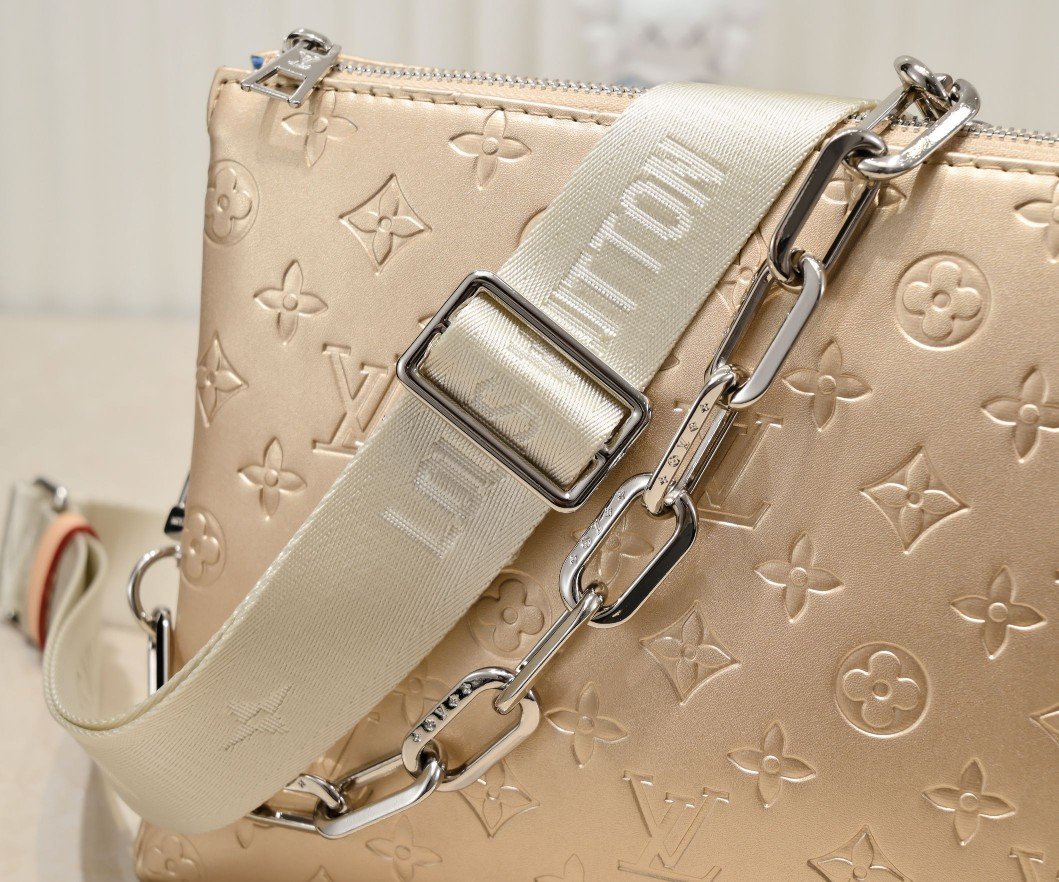 L0vis Vvtt0n Coussin PM Gold 26Cm M59278