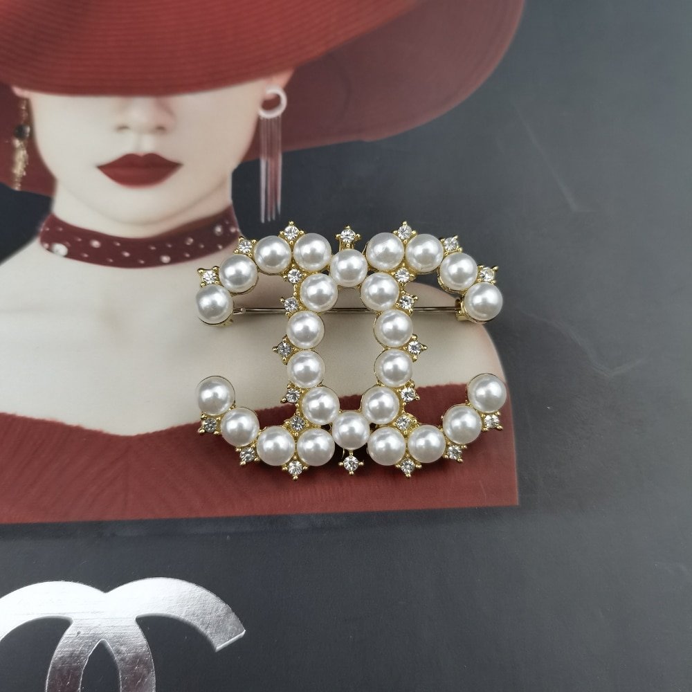 Ch**el Cc Brooch Gold With Big Pearls