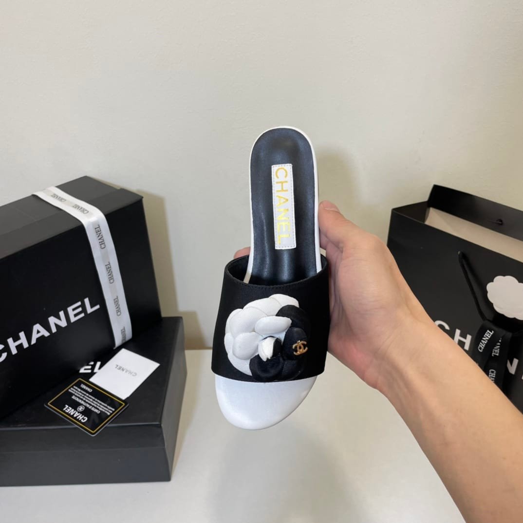 Ch**el Camellia Slides Black White