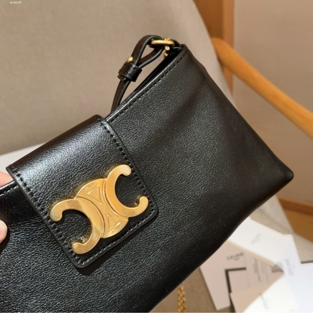 Ce1i*e Wiltern Clutch Triomphe Soft In Smooth Black 30Cm