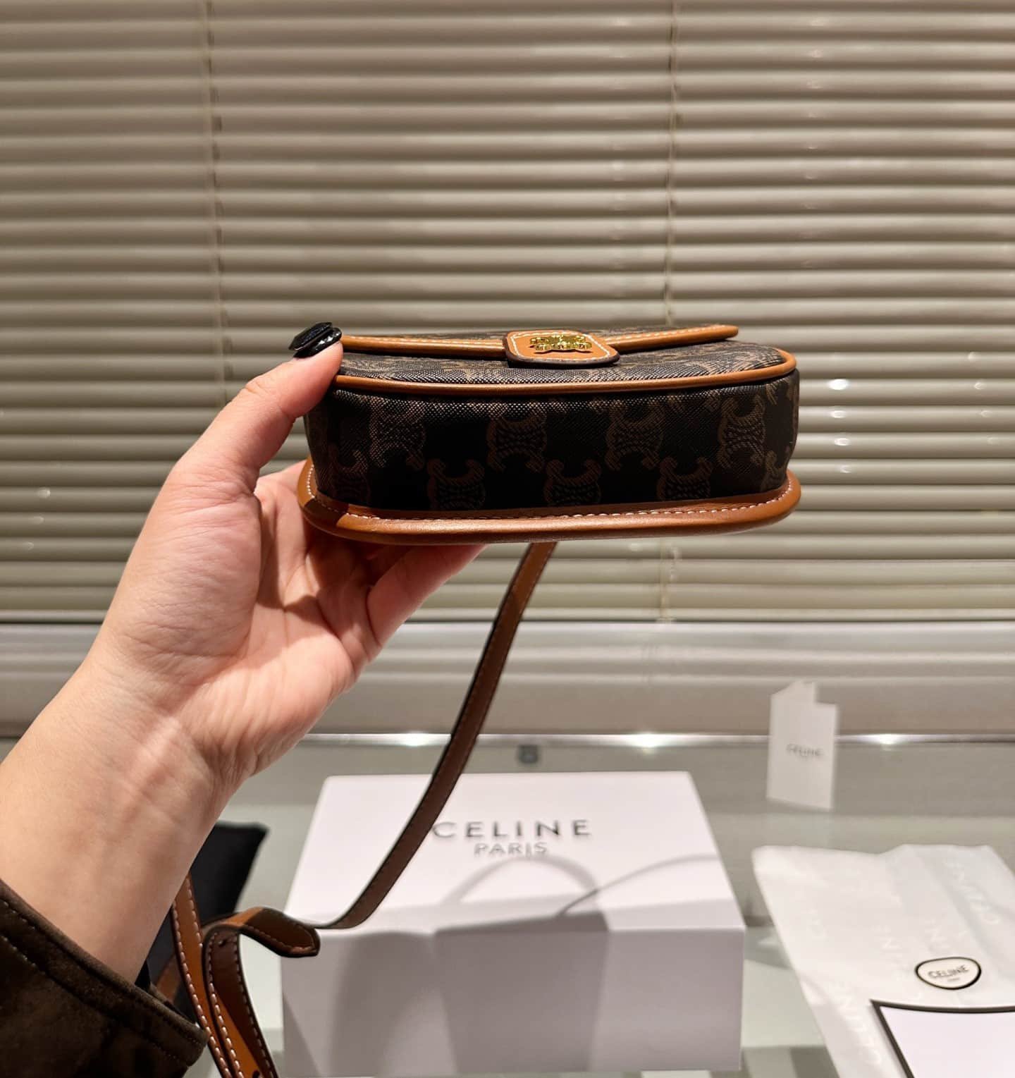 Ce1i*e Mini Besace In Triomphe Canvas And Calfskin Tan 17Cm 196702Bzj 04Lu