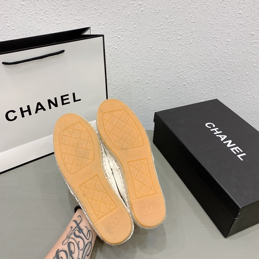Ch**el Cc Espadrilles Slip On White Beige