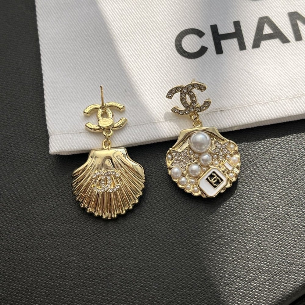 Ch**el Clip On Pendant Earrings Gold Tone Abf071 B19292 Nadgb
