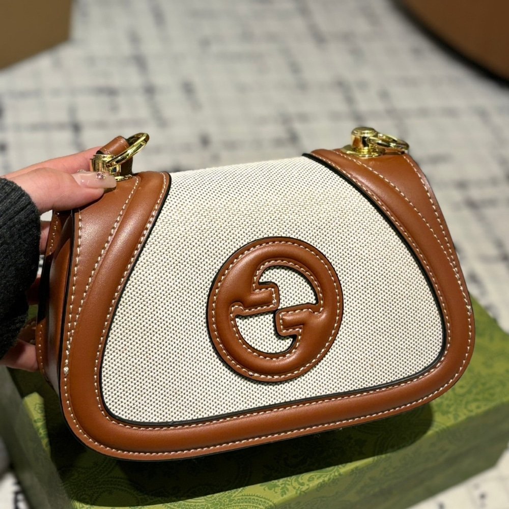 Gvc*1 Blondie Mini Shoulder Bag Natural And Tan 22Cm 815700 Haakf 2545