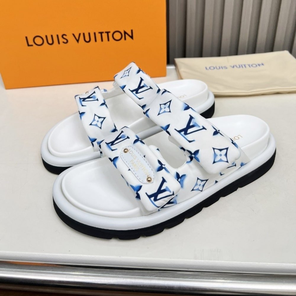 L0vis Vvtt0n Monogram Pool Slides