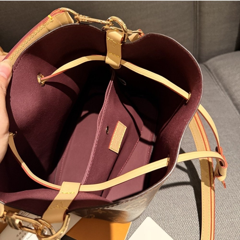 L0vis Vvtt0n Néonoé BB Bag Monogram Brown 20Cm M46581