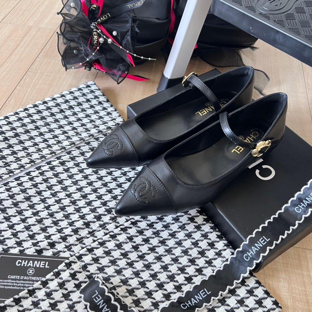 Ch**el Pointed Toe Doll Shoes With Gold Flower In Black
