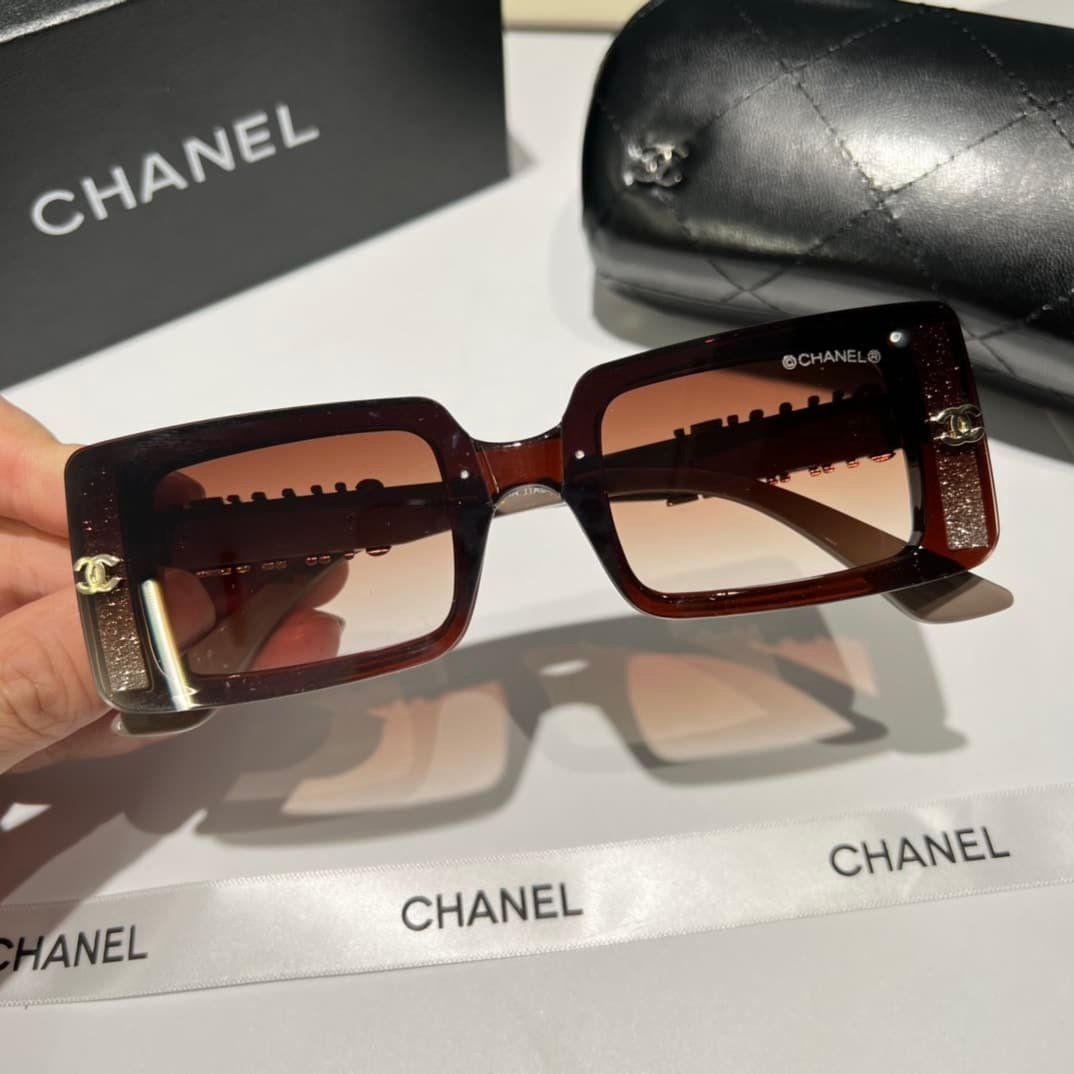 Ch**el Rectangle Shiny Design Gradient Sunglasses Brown