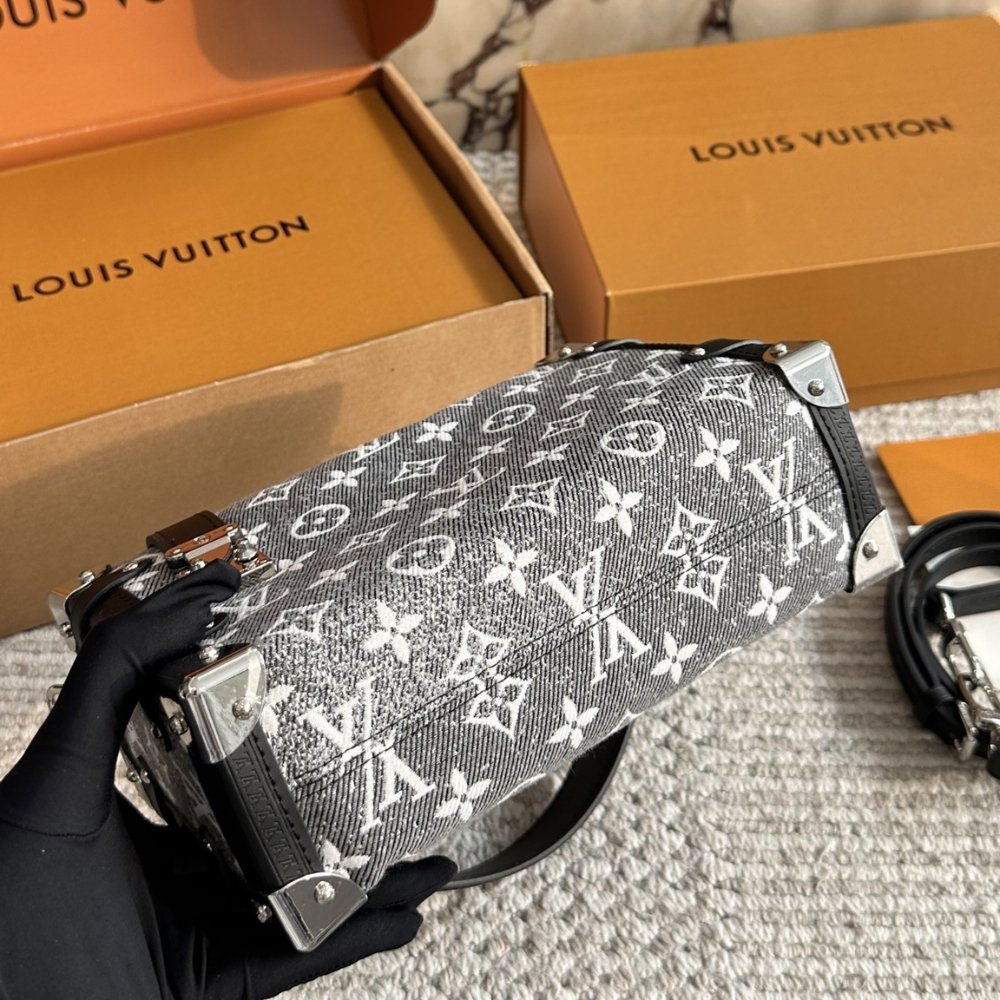 L0vis Vvtt0n MM Side Trunk Bag Denim Gray 23Cm M21460