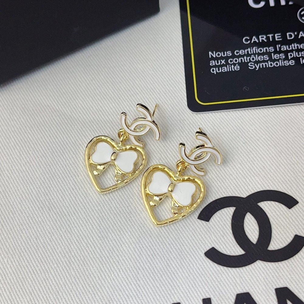 Ch**el Metal Enamel Cc Heart Drop Earrings Gold Abf305 B19851 Nafgv