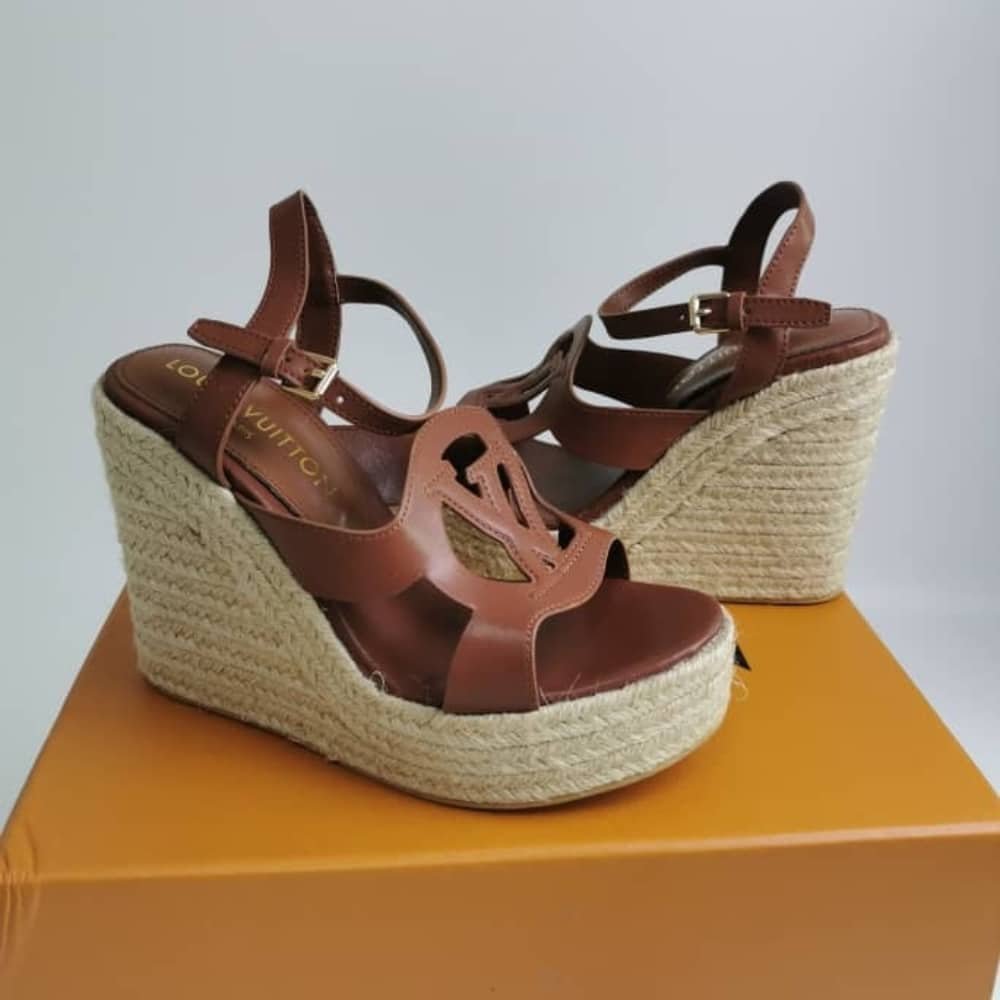 L0vis Vvtt0n Lv Isola Wedge Sandal Cognac 1Aci7N